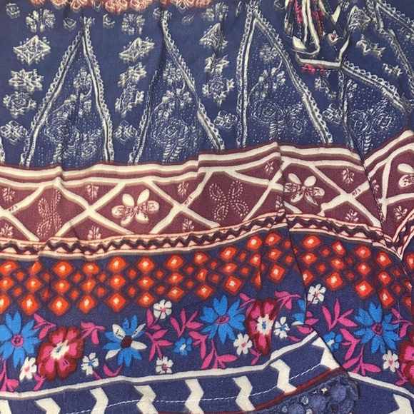 Hollister flowy patterned/printed shorts size small - Picture 2 of 3